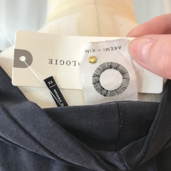 🛍Anthropologie Super Soft Embroidered Top! - Picture 4 of 5